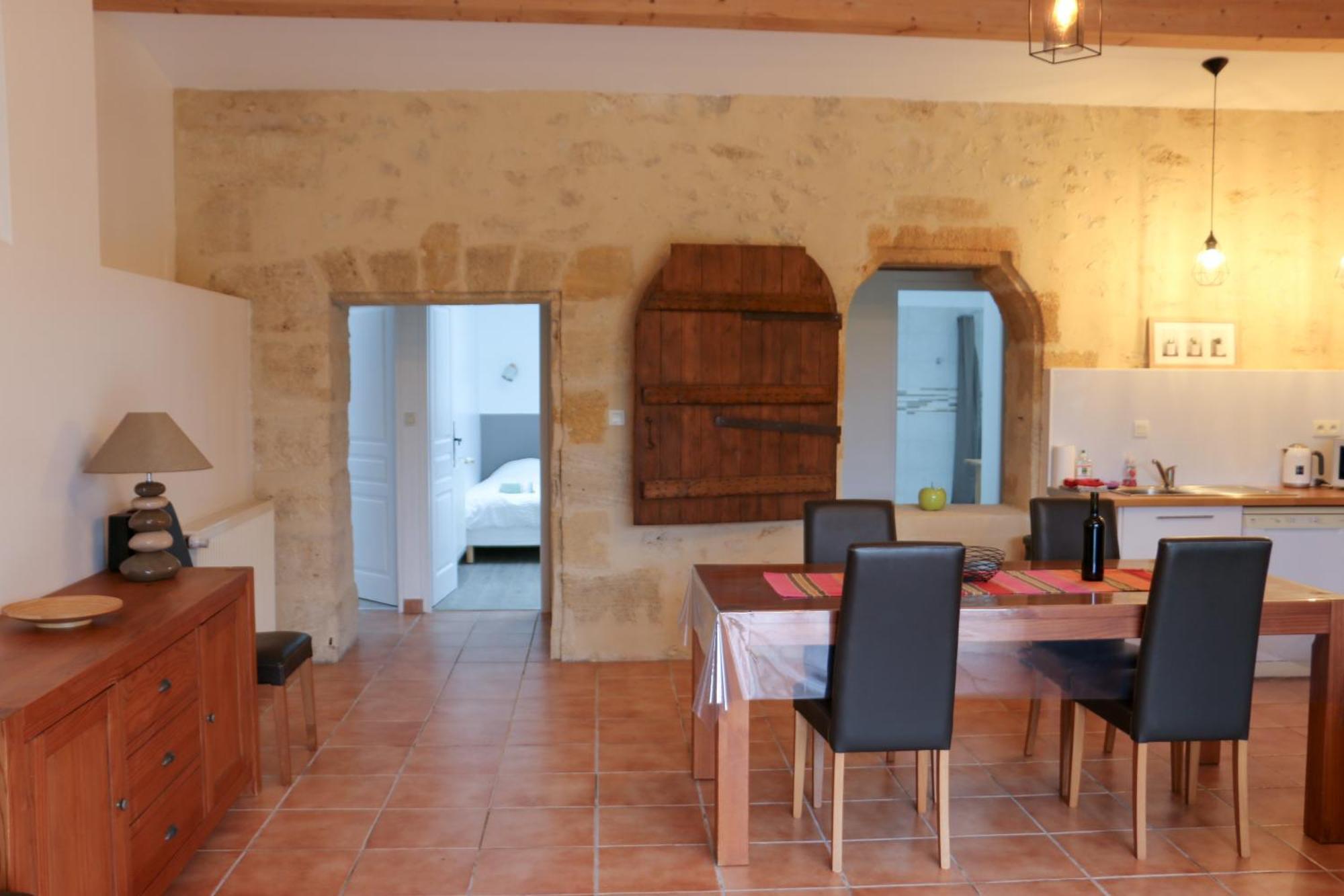 La Vigneraie De Laura: Gite Entre Vignes Et Chenes Sainte-Colombe  Exterior photo